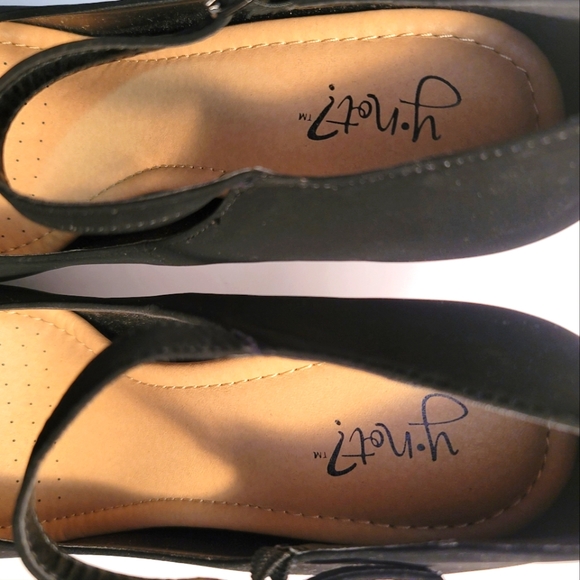 Y.Not Black Pumps - Picture 6 of 8